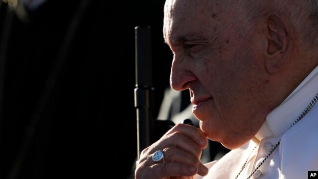 Papa sugerirao mogućnost blagoslova za istospolne zajednice