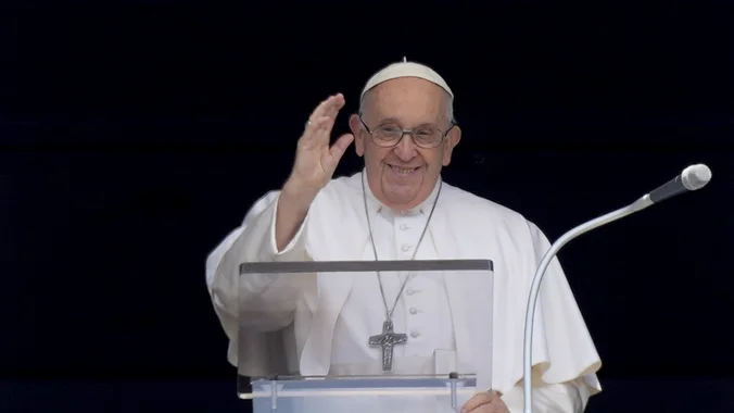 MOGUĆ BLAGOSLOV ZA ISTOPOLNE BRAKOVE: Papa šokirao Vatikan pismom u kojem je odgovorio na pitanja kardinala